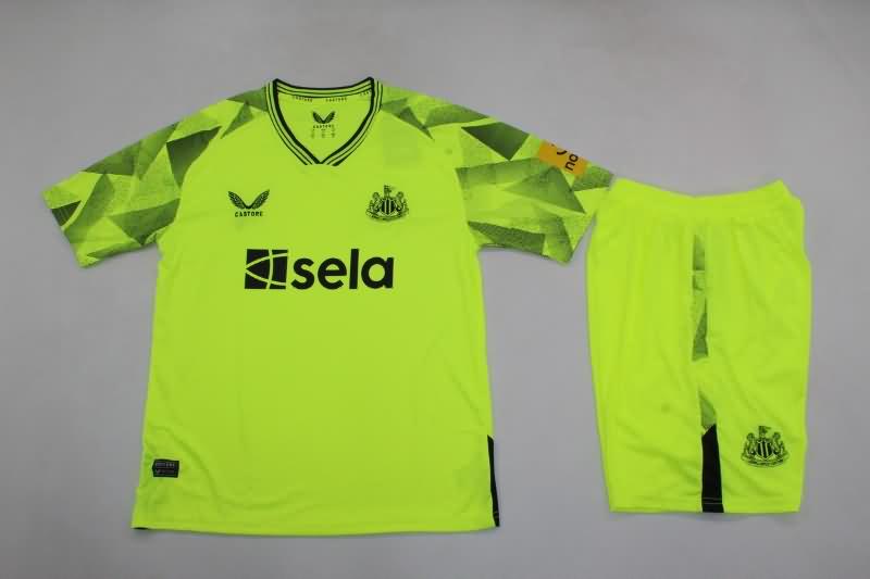 Kids Newcastle United 23/24 Goalkeeper Green Soccer Jersey And Shorts