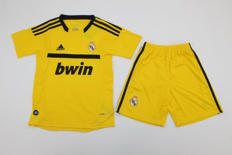 Kids Real Madrid 11/12 Goalkeeper Yellow Soccer Jersey And Shorts