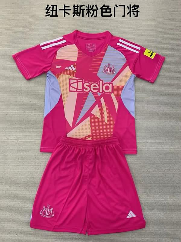 Kids Newcastle United 24/25 Goalkeeper Pink Soccer Jersey And Shorts