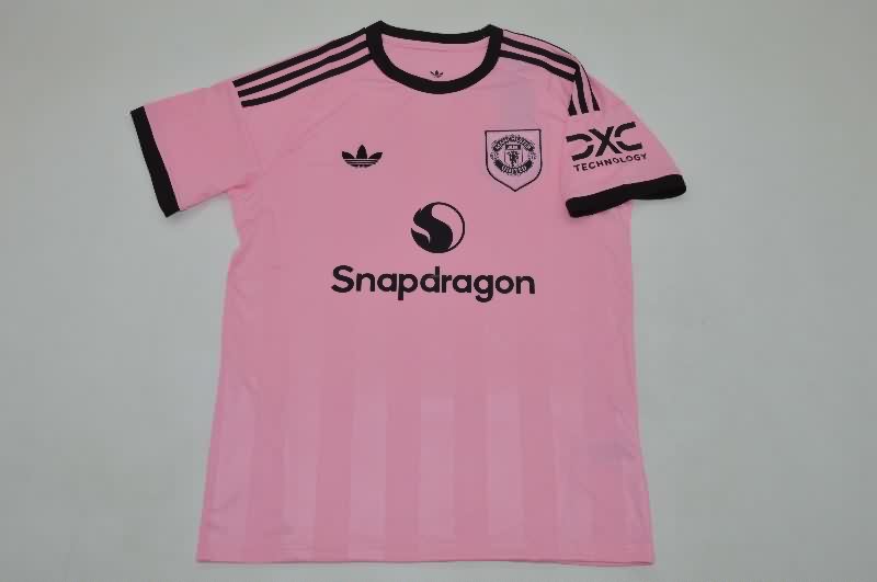 AAA Quality Manchester United 25/26 Goalkeeper Pink Soccer Jersey AAA Quality Manchester United 25/26 Goalkeeper Pink Soccer Jersey