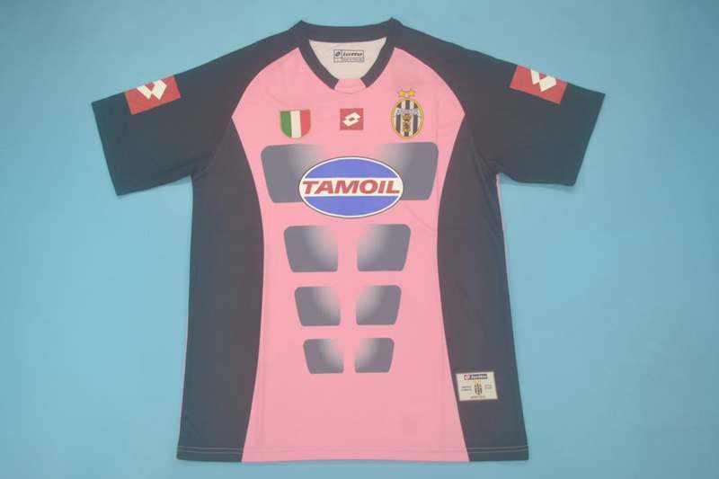 AAA Quality Juventus 2002/03 Goalkeeper Pink Retro Soccer Jersey