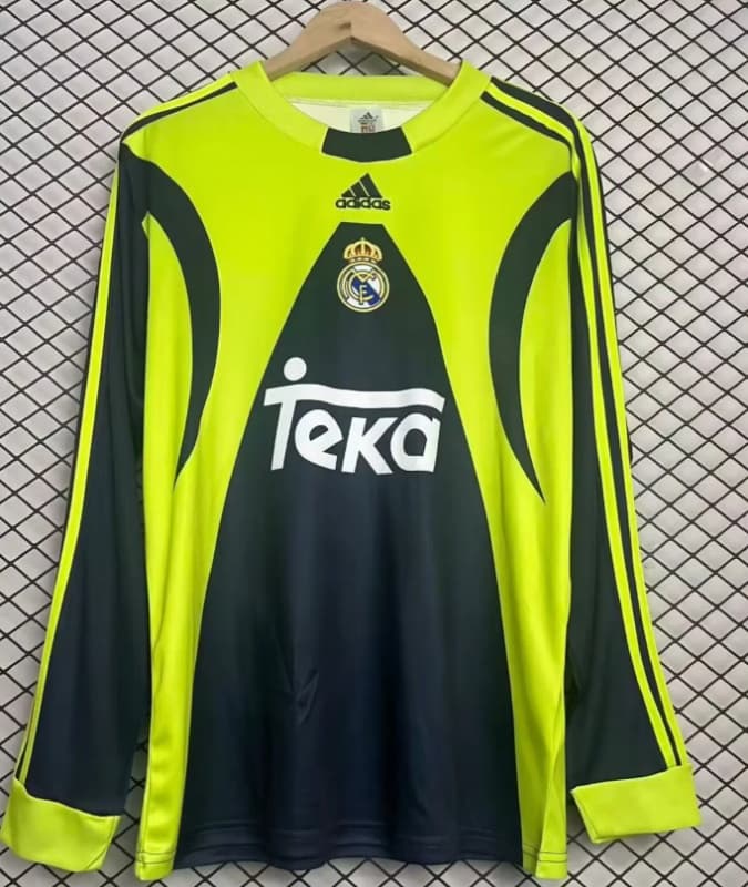 AAA Quality Real Madrid 1999/00 Goalkeeper Long Retro Soccer Jersey AAA Quality Real Madrid 1999/00 Goalkeeper Long Retro Soccer Jersey