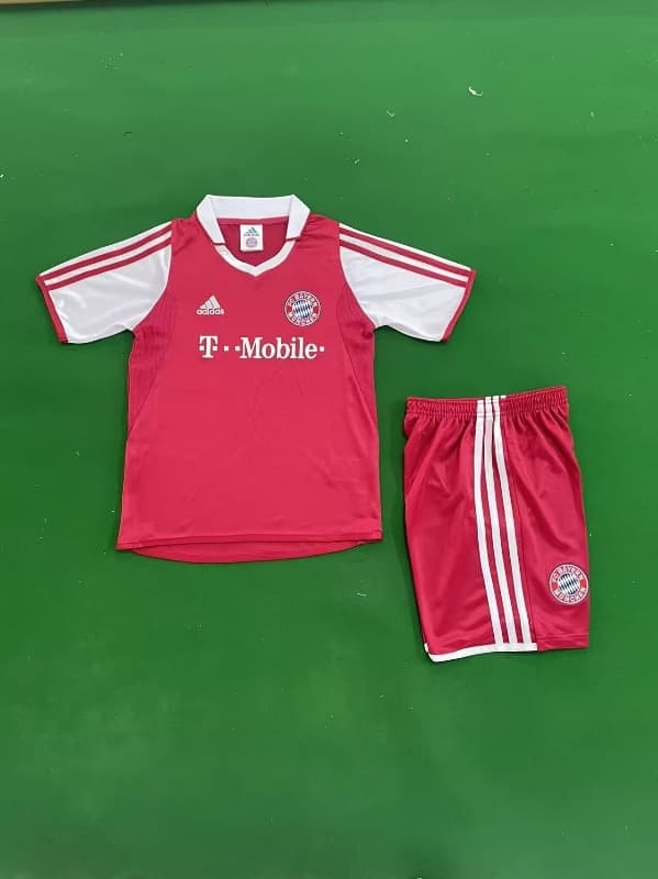 Kids Bayern Munich 2003/04 Home Soccer Jersey And Shorts Kids Bayern Munich 2003/04 Home Soccer Jersey And Shorts